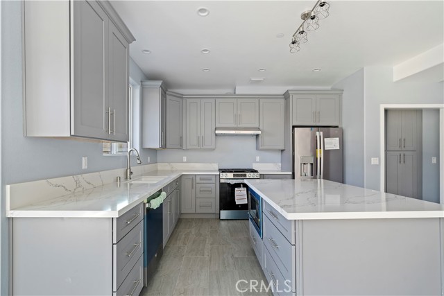 Detail Gallery Image 12 of 27 For 20819 W Seasons Lane, Winnetka,  CA 91306 - 4 Beds | 3 Baths