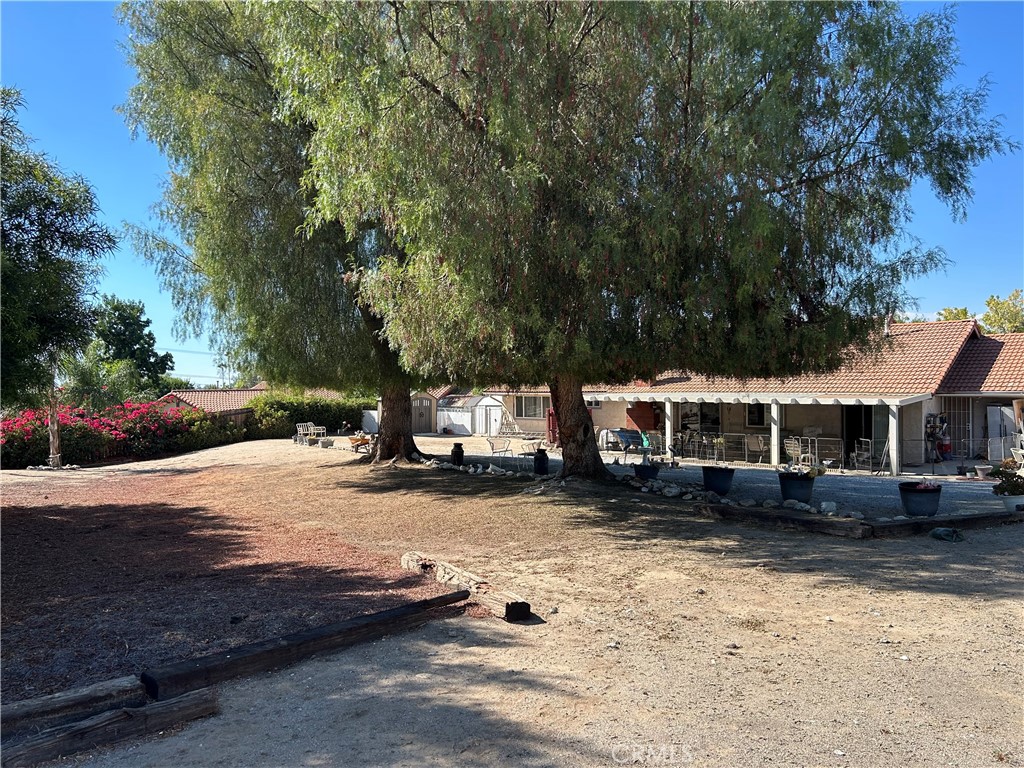 https://media.crmls.org/medias/919f64ed-7cd1-4865-a469-58c262fc6171.jpg?preset=X-Large