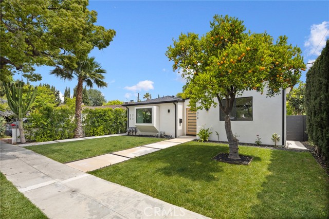 914 N Catalina Street, Burbank CA: https://media.crmls.org/medias/919f832d-a805-48e8-b6fd-3a2fefe87068.jpg