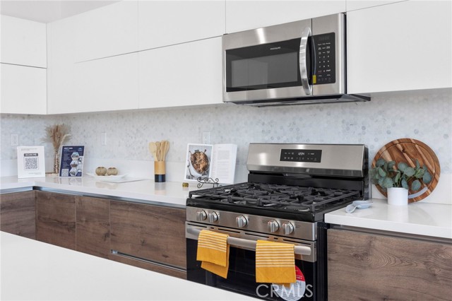 Detail Gallery Image 11 of 29 For 14416 Buvan Ct, Moreno Valley,  CA 92555 - 5 Beds | 3/1 Baths