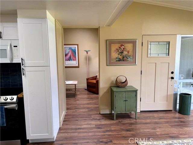 1543 Merion Way, Seal Beach CA: https://media.crmls.org/medias/919ff0e6-a988-465f-ae0d-d095a91edef3.jpg