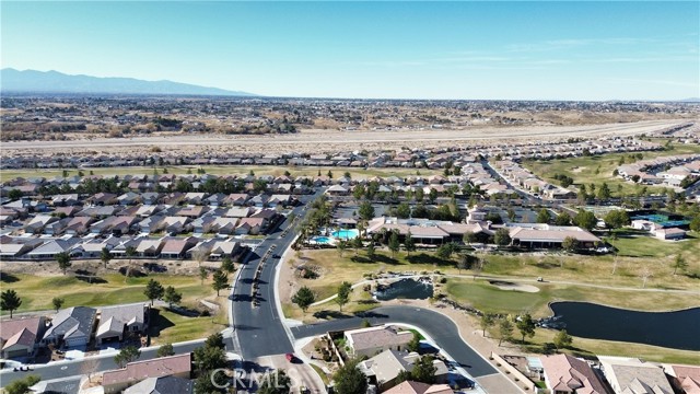 Detail Gallery Image 10 of 67 For 19689 Chicory Ct, Apple Valley,  CA 92308 - 4 Beds | 3 Baths