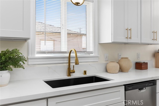 121 Myrtle Street, Bakersfield CA: https://media.crmls.org/medias/91a1597b-0501-4dc8-8512-031c7854f025.jpg