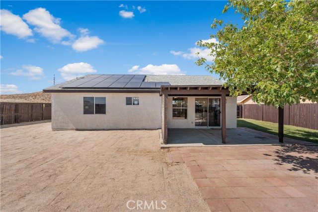 1472 Bedford Avenue, Rosamond CA: https://media.crmls.org/medias/91a18062-1277-444a-8255-c5d486332a38.jpg