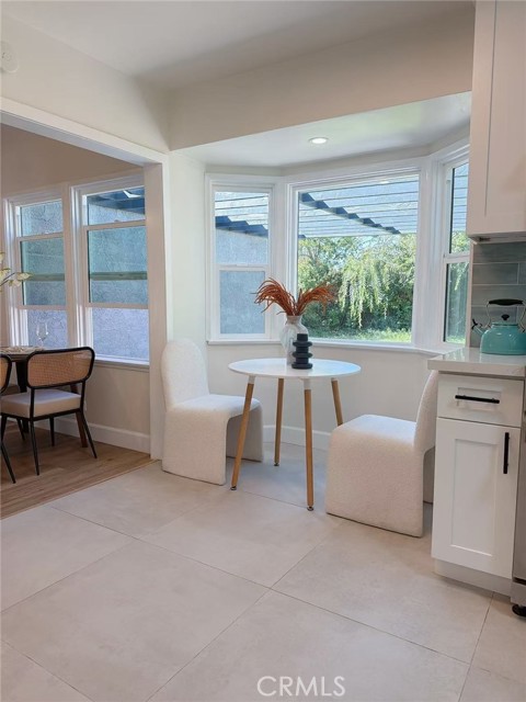 Detail Gallery Image 12 of 17 For 2379 Oliveras Ave, Altadena,  CA 91001 - 2 Beds | 1 Baths