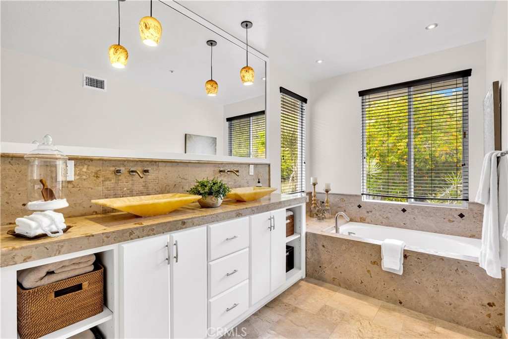 MLS #OC25095542 img 22