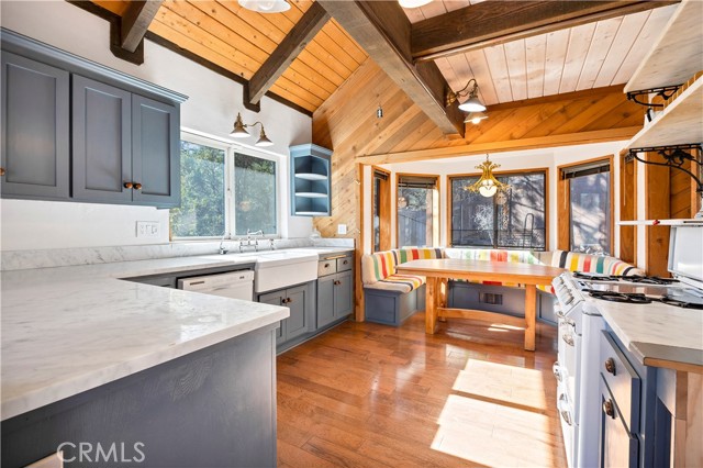 Detail Gallery Image 7 of 47 For 24863 Ponderosa, Idyllwild,  CA 92549 - 3 Beds | 2/1 Baths