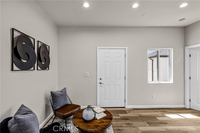 Image 21 of 39 For 14431 Harvest Ave