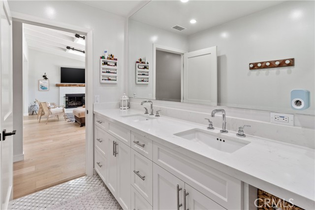 Detail Gallery Image 15 of 52 For 278 Virginia Pl, Costa Mesa,  CA 92627 - 4 Beds | 3 Baths