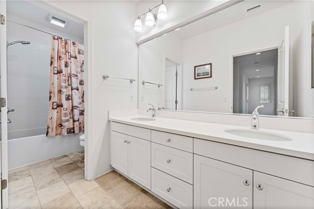 52 Norwich, Irvine CA: https://media.crmls.org/medias/91a29c43-4e66-49b3-aa55-849e0156d266.jpg