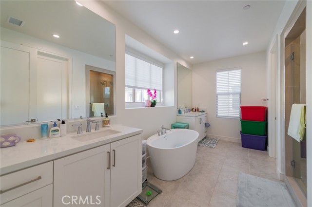 Detail Gallery Image 27 of 34 For 116 Imagination Trl, Irvine,  CA 92620 - 4 Beds | 3/1 Baths