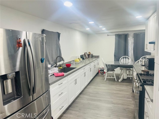 Detail Gallery Image 4 of 9 For 25350 Santiago Dr #96,  Moreno Valley,  CA 92551 - 2 Beds | 2 Baths