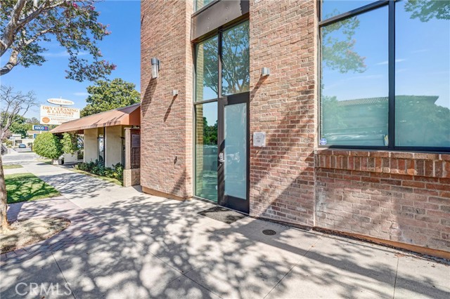 Detail Gallery Image 2 of 34 For 820 Mission St #100,  South Pasadena,  CA 91030 - 2 Beds | 2 Baths