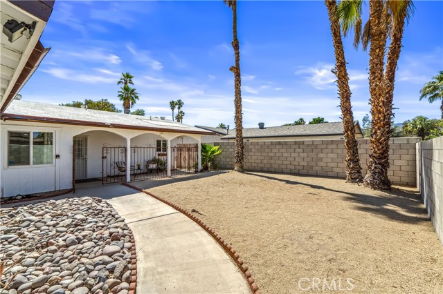 43160 Virginia Avenue, Palm Desert CA: https://media.crmls.org/medias/91a42dbe-6017-4b82-8bf1-ddb63b2105d8.jpg