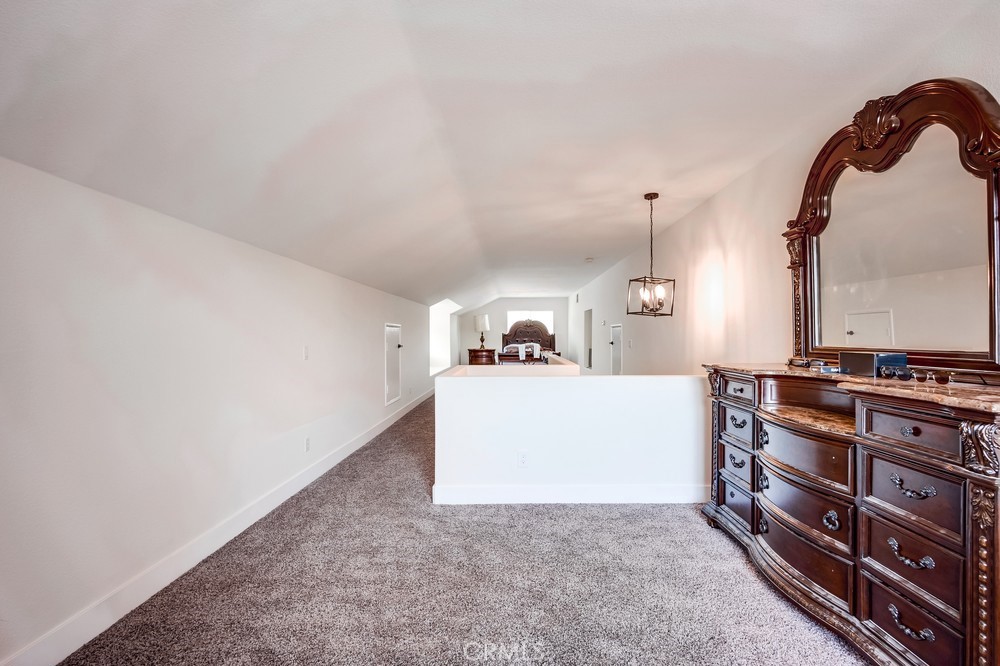 https://media.crmls.org/medias/91a5ad4b-f4b2-4b02-878d-7ae462779559.jpg?preset=X-Large
