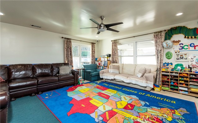 Detail Gallery Image 17 of 62 For 16040 Parthenia, North Hills,  CA 91343 - 2 Beds | 1/1 Baths