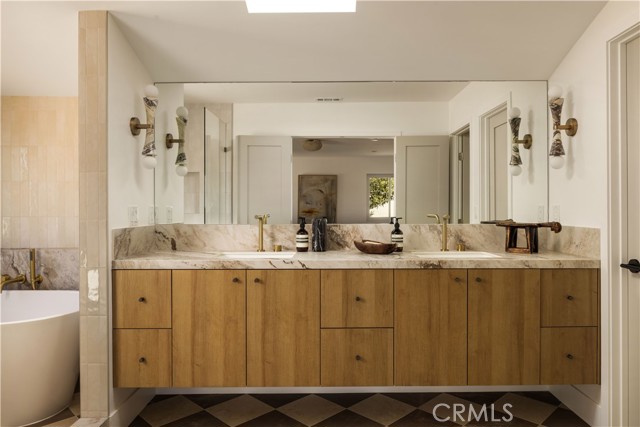 4 Bed Home for Sale in Costa Mesa, California