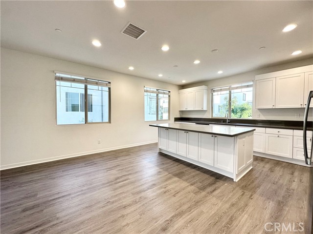 147 Episode, Irvine CA: https://media.crmls.org/medias/91a67773-7ad4-4155-bdab-88a23af831f2.jpg