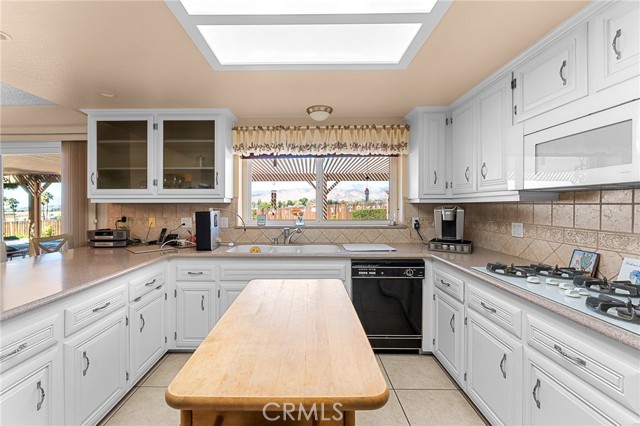 Detail Gallery Image 22 of 60 For 13346 Rimview Ct, Yucaipa,  CA 92399 - 3 Beds | 2/1 Baths