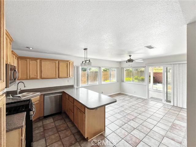 6732 Amber Court, Rancho Cucamonga CA: https://media.crmls.org/medias/91a8341d-3183-4b9f-acee-387cfe080938.jpg