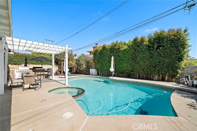 9168 El Azul Circle, Fountain Valley CA: https://media.crmls.org/medias/91a93e3e-13f4-4171-9f60-018da181450f.jpg