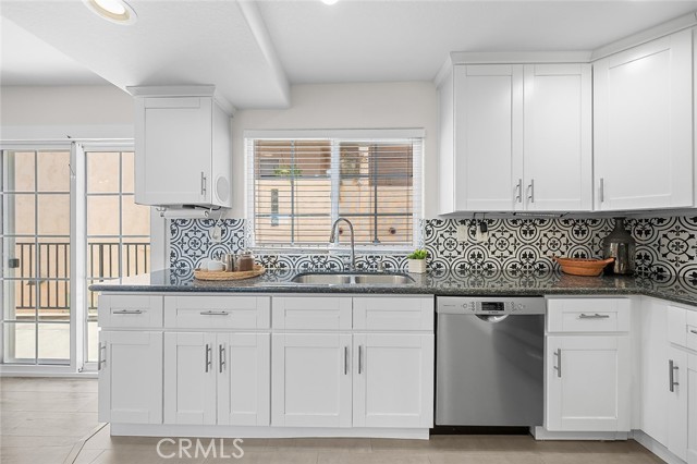 Detail Gallery Image 8 of 35 For 825 W 6th St #3,  San Pedro,  CA 90731 - 3 Beds | 2/1 Baths