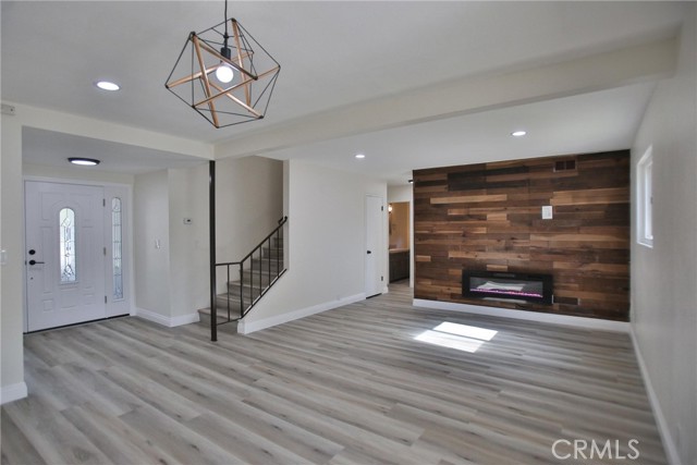 Detail Gallery Image 13 of 38 For 412 Nottingham Dr, Redlands,  CA 92373 - 5 Beds | 3/1 Baths