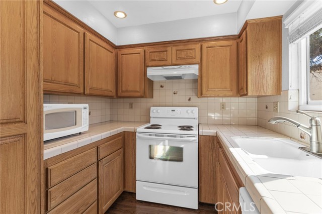 Detail Gallery Image 10 of 32 For 400 S Flower St #108,  Orange,  CA 92868 - 2 Beds | 1/1 Baths