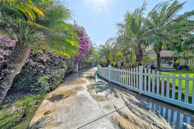 11471 Gill Drive, Garden Grove CA: https://media.crmls.org/medias/91ab0028-691e-4c44-b34f-d7208c4452f9.jpg