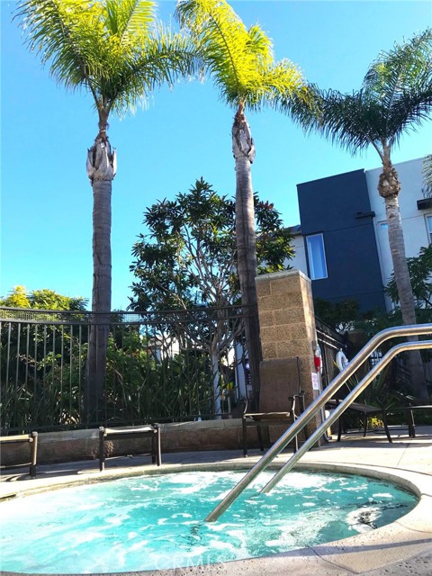 Detail Gallery Image 32 of 35 For 5403 W 149th Pl #13,  Hawthorne,  CA 90250 - 2 Beds | 2/1 Baths