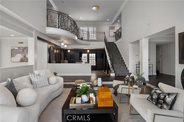 Detail Gallery Image 8 of 39 For 5 Hillsborough, Newport Beach,  CA 92660 - 4 Beds | 4/1 Baths