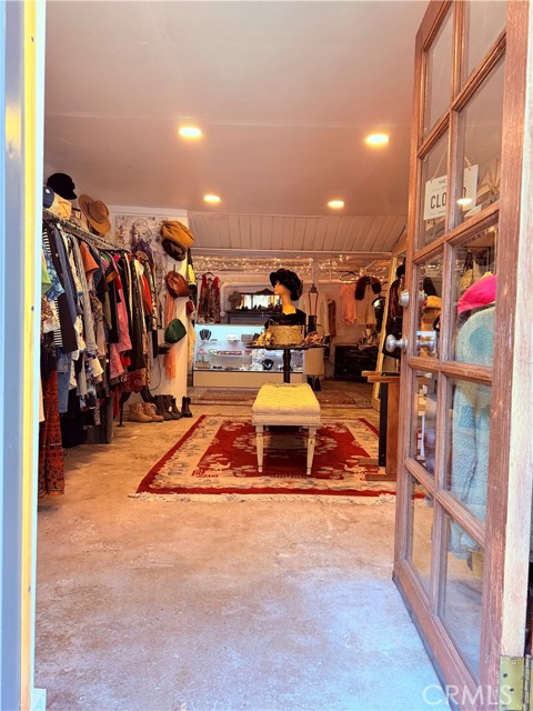 Image 42 of 52 For 926 Kuffel Canyon