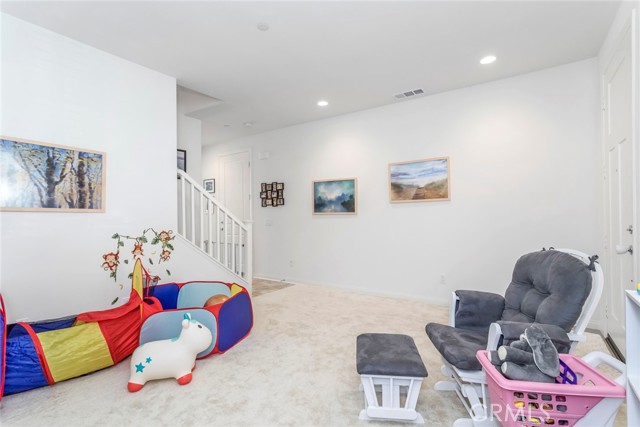 326 Buttercup Street photo 6