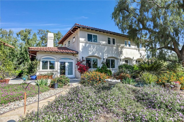 10345 McBroom Street, Sunland CA: https://media.crmls.org/medias/91ae2155-6c34-4c97-bce2-d3d41ae717bd.jpg