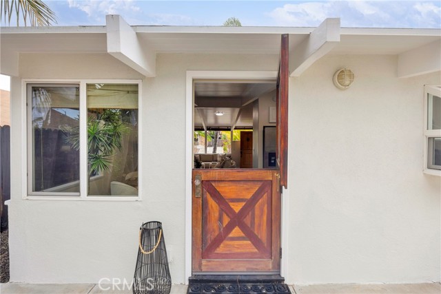 9 W Avenida Cornelio, San Clemente CA: https://media.crmls.org/medias/91aeb3a0-6daa-4f91-93bf-f0758b39a218.jpg
