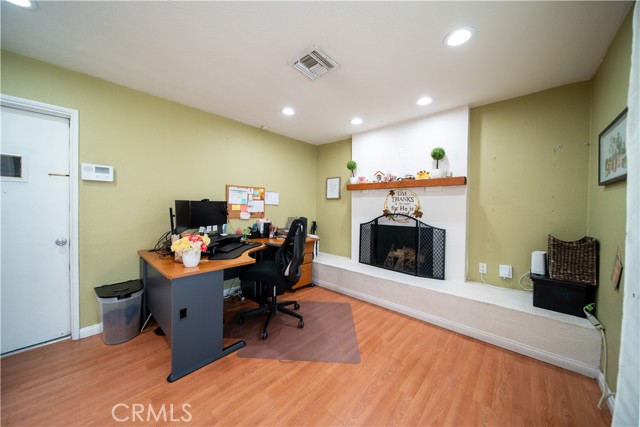 Image 9 of 26 For 209 Francis Street