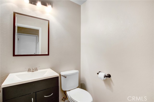 Detail Gallery Image 8 of 17 For 31757 Canyon Estates, Lake Elsinore,  CA 92532 - 3 Beds | 2/1 Baths