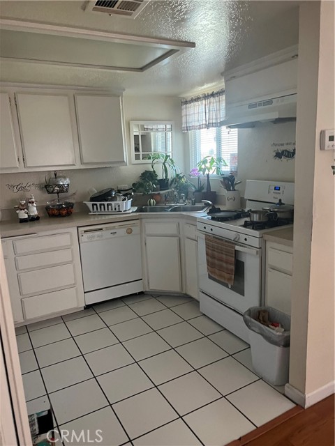 28154 Via Princesa, Murrieta CA: https://media.crmls.org/medias/91af5568-d8e9-47a6-8c9e-cd3eb19e6a95.jpg