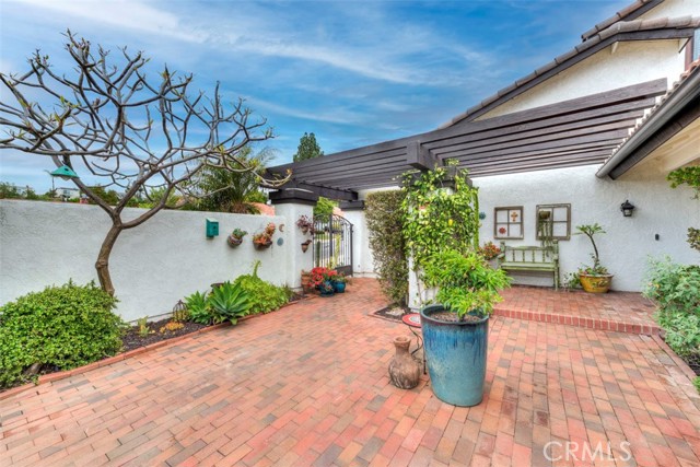 26752 Magdalena Lane, Mission Viejo CA: https://media.crmls.org/medias/91af5eb8-d7f9-437d-ad19-74e4ec833804.jpg