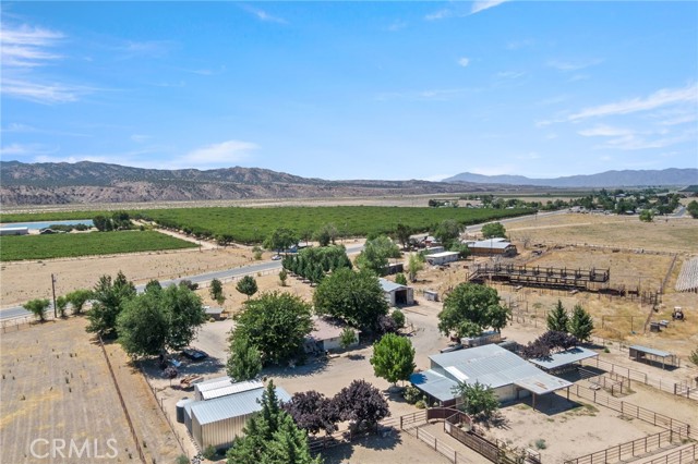 4333 Highway 33, New Cuyama CA: https://media.crmls.org/medias/91af7a32-f3aa-4575-81d7-2f9ebf7bf282.jpg