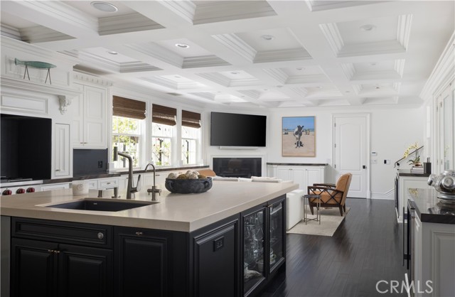 2681 Crestview Drive, Newport Beach CA: https://media.crmls.org/medias/91afb489-d62b-4f05-9a34-a6a492517a8e.jpg