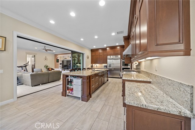 Detail Gallery Image 14 of 40 For 19 Hollyhock, Lake Forest,  CA 92630 - 5 Beds | 5/1 Baths