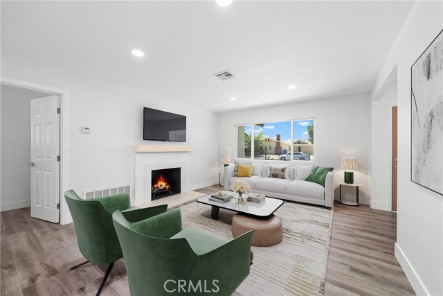 Detail Gallery Image 2 of 11 For 27328 Norwood St, Highland,  CA 92346 - 3 Beds | 1 Baths