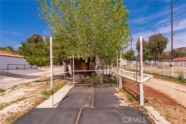 30505 Sloan Canyon Road, Castaic CA: https://media.crmls.org/medias/91b09f47-711e-4911-a6ad-10668f71ab8e.jpg