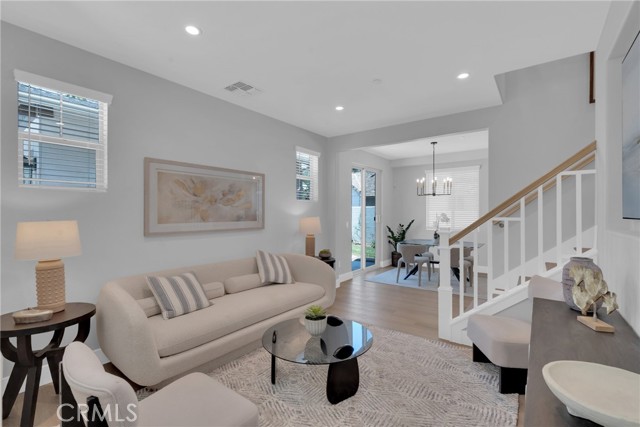 619 E Walnut, Monrovia CA: https://media.crmls.org/medias/91b0ac0b-7363-4ced-9e80-1cd061da3c01.jpg