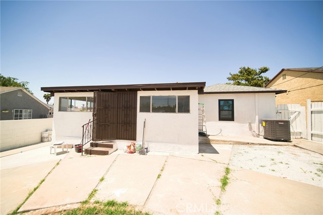 1336 W 118th Street, Los Angeles CA: https://media.crmls.org/medias/91b0cc18-c4c6-43b2-b326-0f146b1cd1ec.jpg