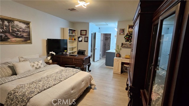 Detail Gallery Image 17 of 44 For 17912 Gridley Rd, Artesia,  CA 90701 - 4 Beds | 3 Baths