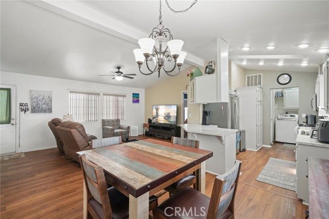 Detail Gallery Image 11 of 27 For 11401 Topanga #73,  Chatsworth,  CA 91311 - 3 Beds | 2 Baths