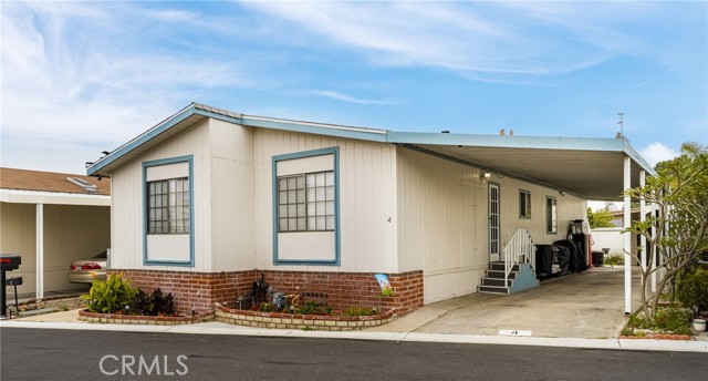 Detail Gallery Image 1 of 1 For 250 S Rose Dr #4,  Placentia,  CA 92870 - 4 Beds | 2 Baths