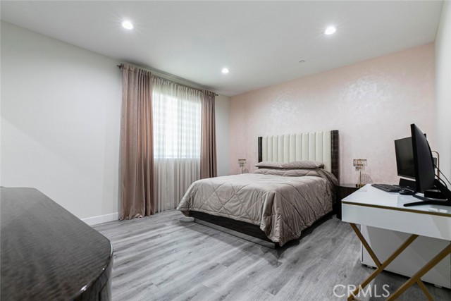 Detail Gallery Image 25 of 52 For 9124 N Nilo Ln, Panorama City,  CA 91402 - 4 Beds | 3/1 Baths